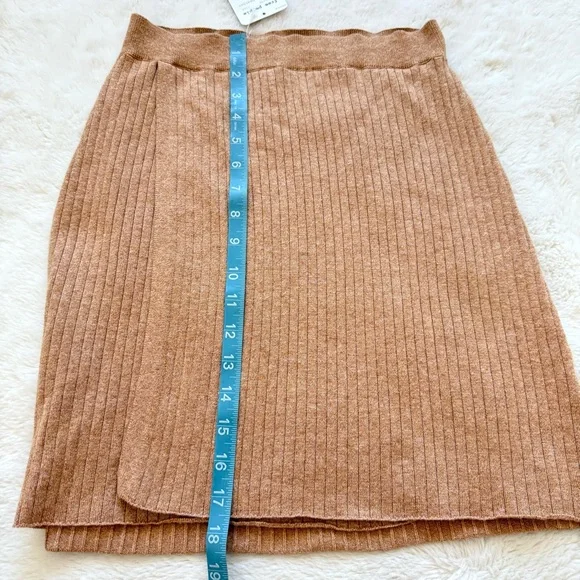 NWT!!! Free People women skirt size M Retail 50$ - Picture 6 of 7